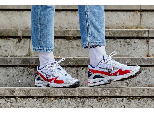 Wave Rider 10 OG Hvit/Rød 6 Trendy sneakers 